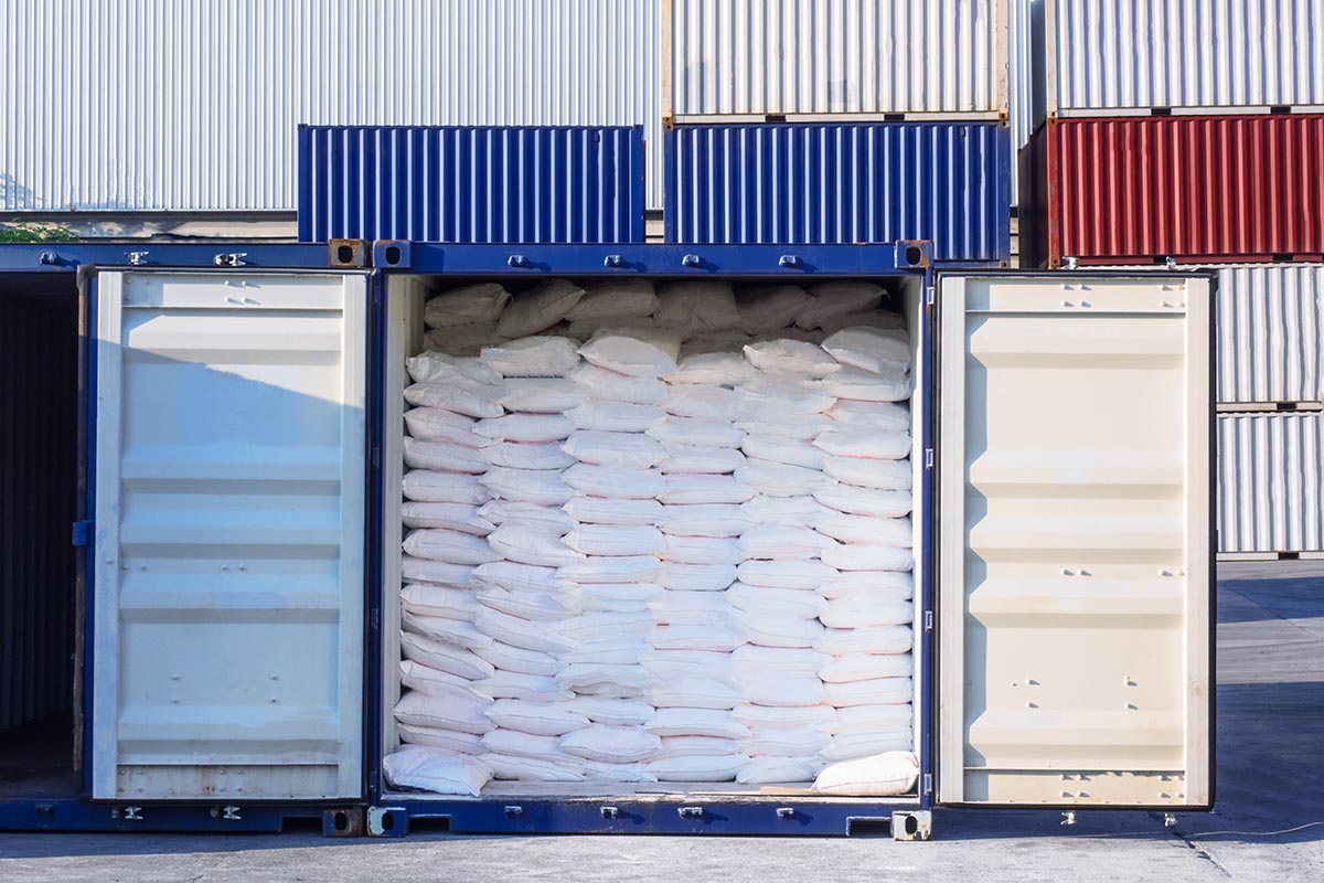 How Utilizing Container Stuffing & De-Stuffing Improves Logistics