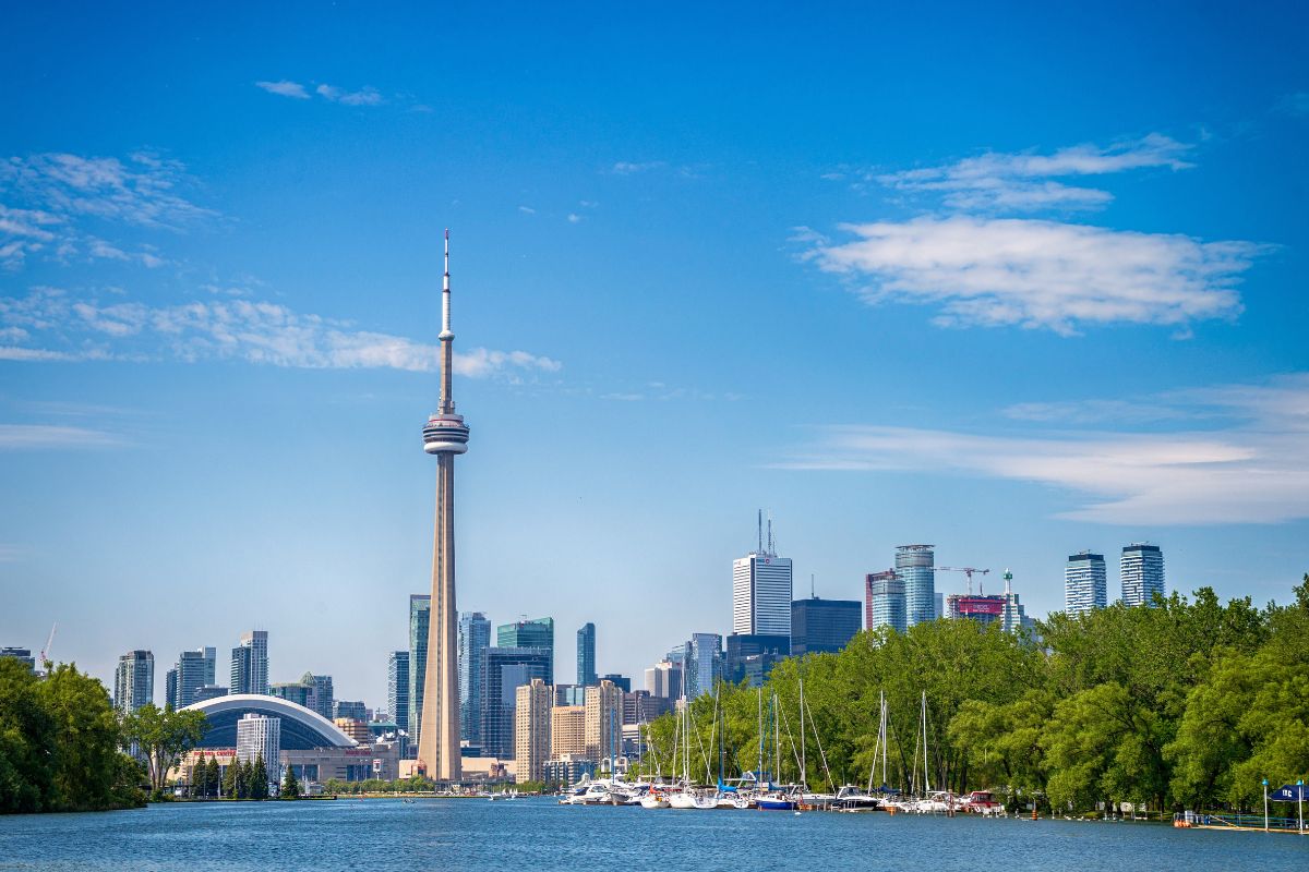 The Benefits of Having a Regional 3PL Warehouse in Toronto
