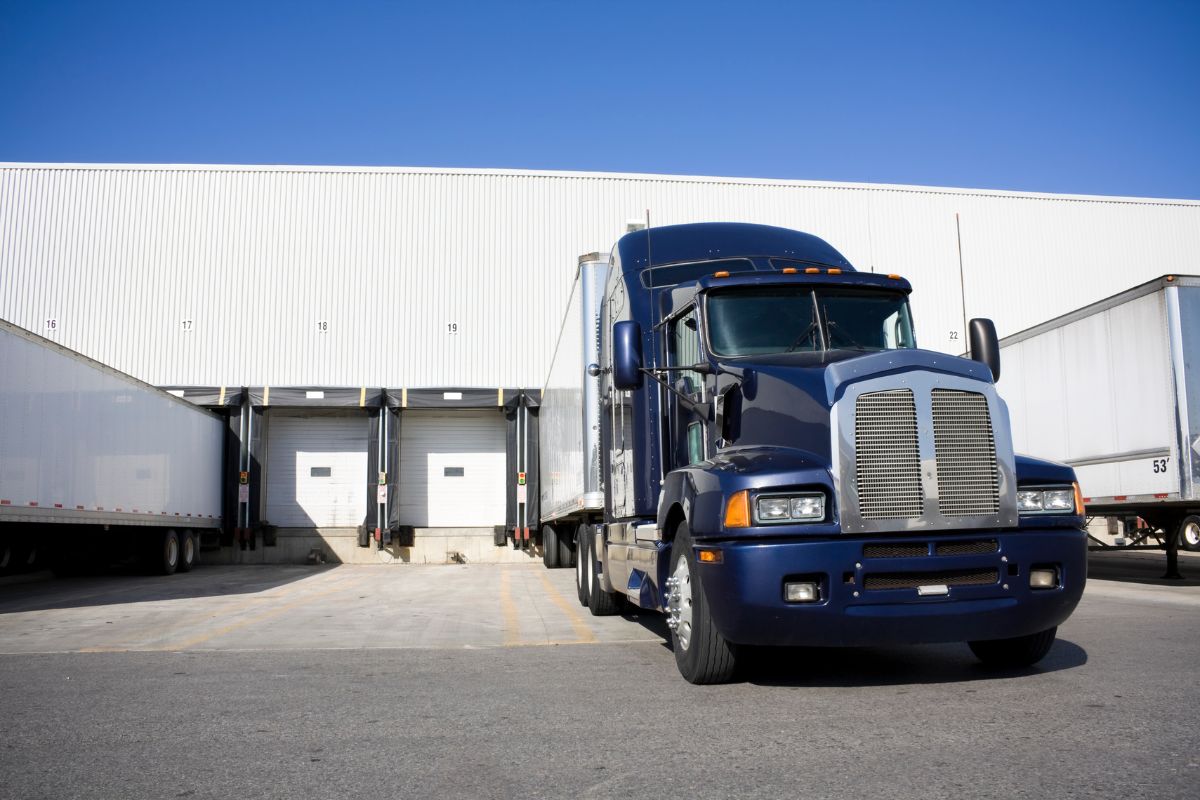 Top Five Reasons to Outsource Transportation to a 3PL in Toronto