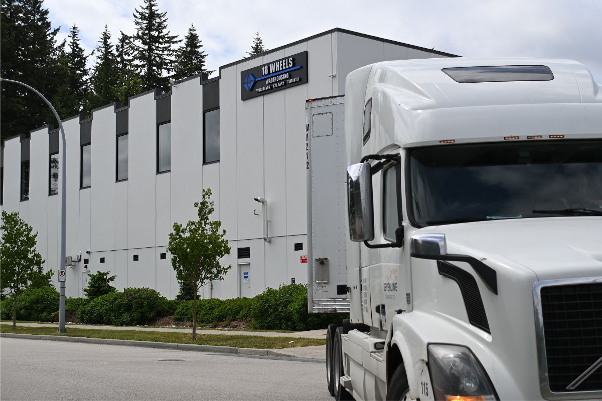 Why More Canadian Businesses Are Consolidating Transportation and Warehousing Services